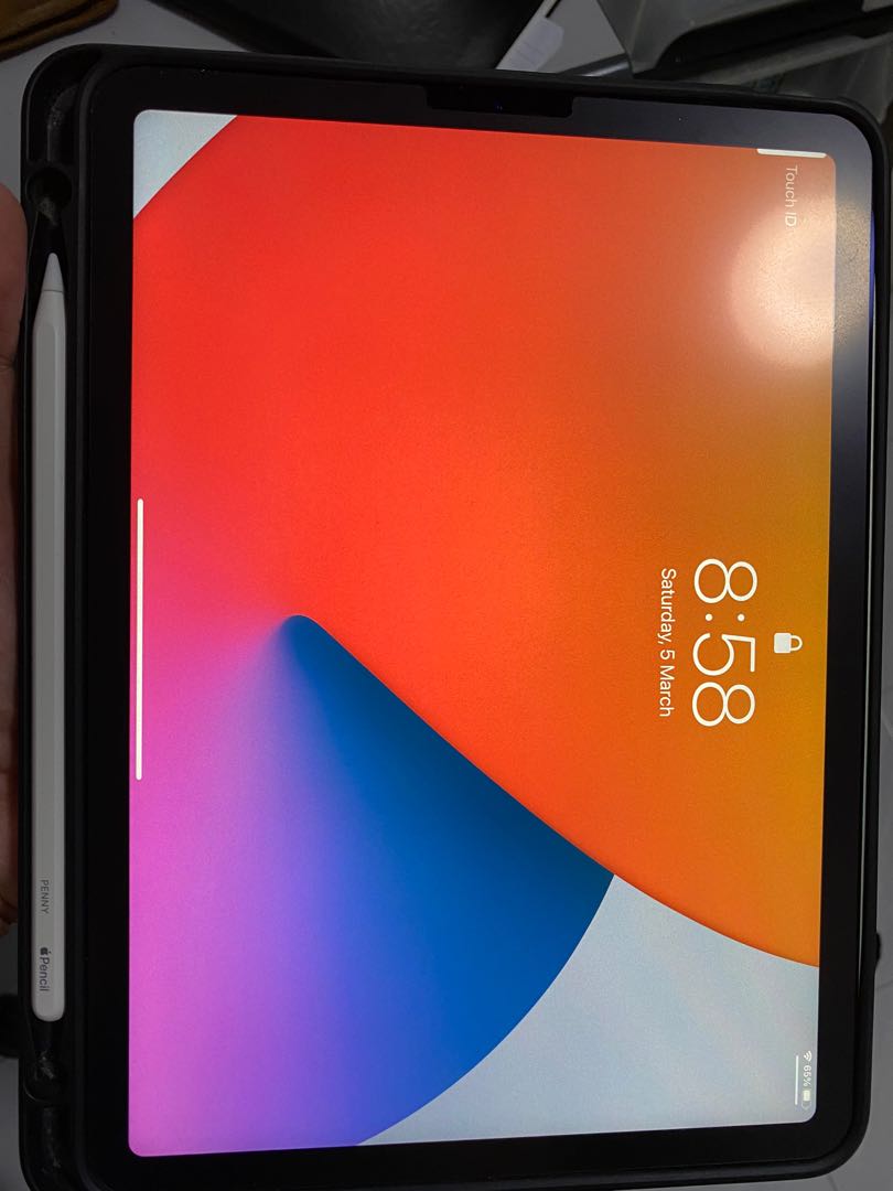 7 months old ipad Air (4th gen) with Apple Pencil (2nd gen), Mobile