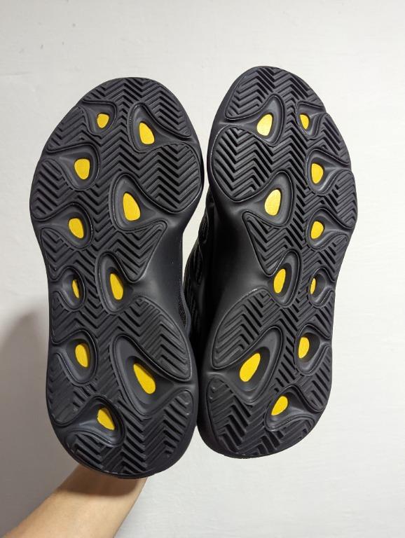 adidas Yeezy 700 V3 Dark Glow, Men's Fashion, Footwear, Sneakers on  Carousell