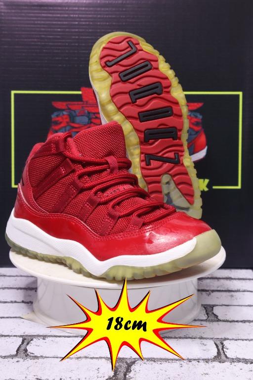 Air jordan 11 red gum sales
