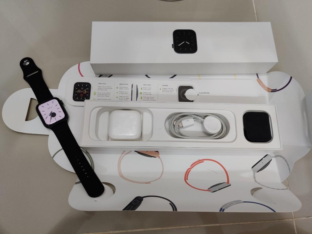 Apple watch Series 5 44mm GPS Fullset with Box Men s Fashion