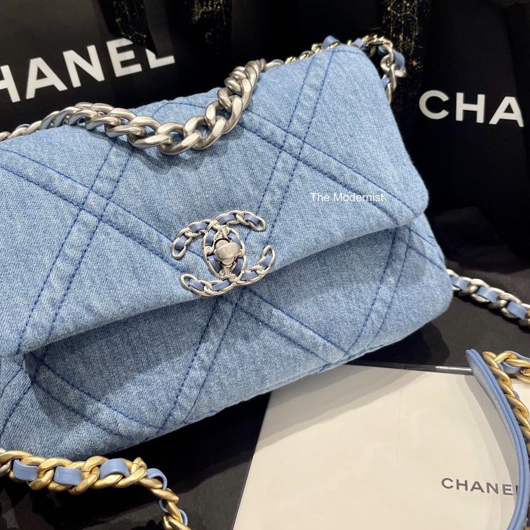 2022 LTD NWT CHANEL 19 Quilted Denim WOC Blue Wallet on Chain Flap