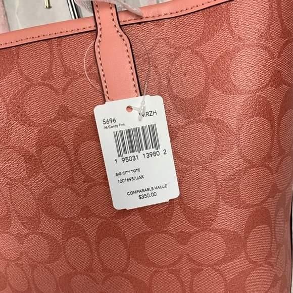 Coach 5696 City Tote in Signature Canvas