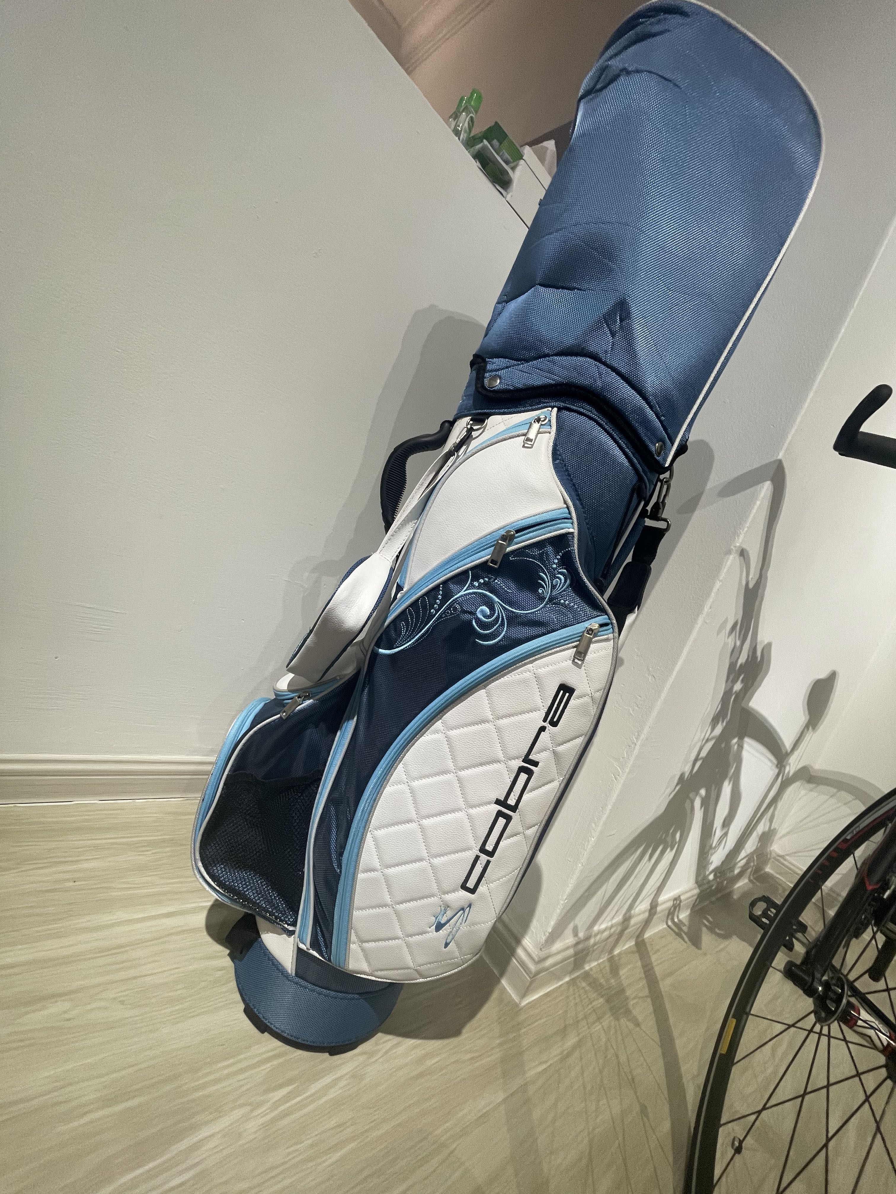 Cobra Women Golf Bag, Sports Equipment, Sports & Games, Golf on Carousell