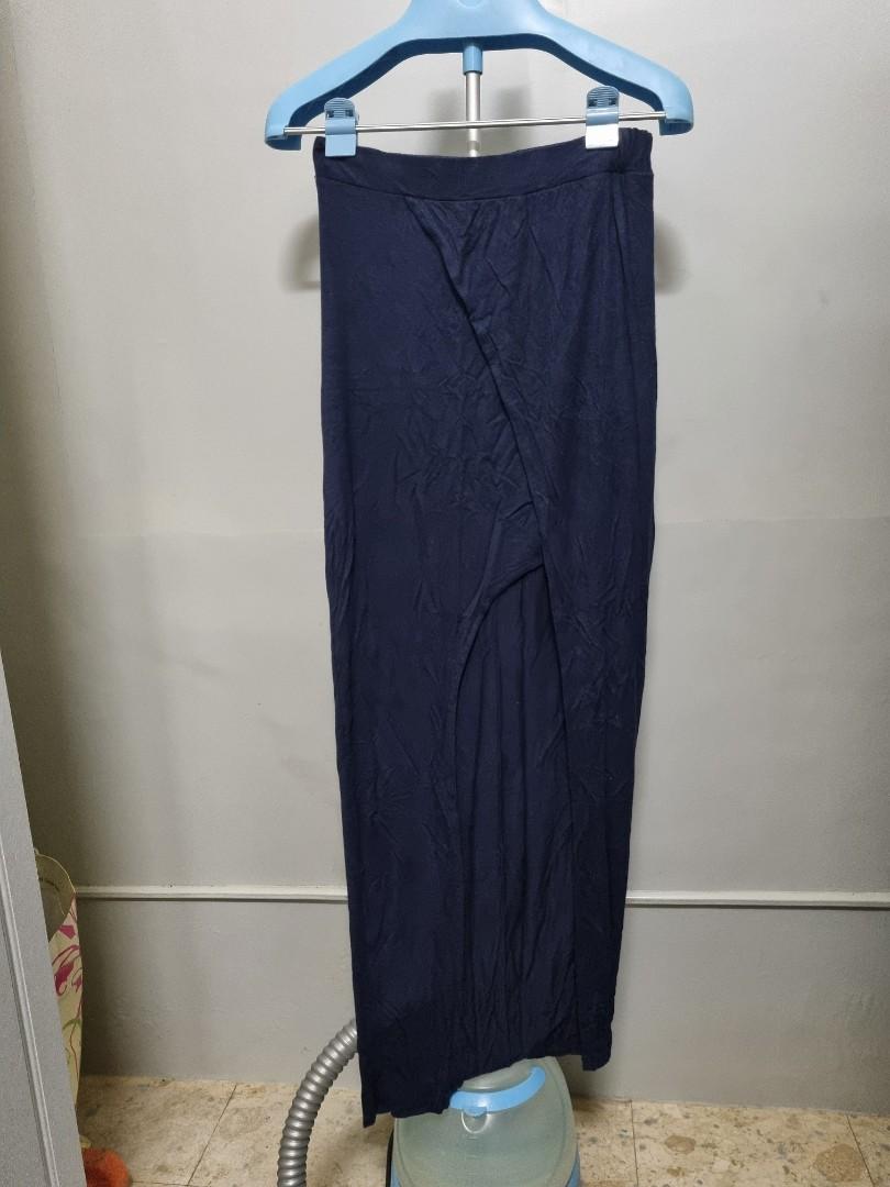 Dark blue long skirt (Category: Skirts) located in Quezon City. Submitted by rubykindipan (Listing ID 1147116731, Image 1). Description: bought in bangkok.