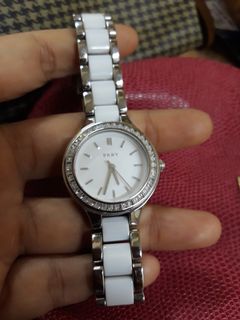 (Category: ) located in . Submitted by VINTAGEPRELOVED2022 (Listing ID 1147289512, Image 1). Description: .
