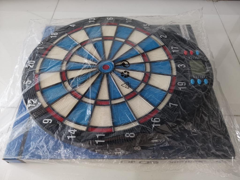 ED110 Electronic Dartboard + 6 x Darts, Sports Equipment, Other Sports