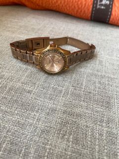 (Category: ) located in . Submitted by loveexpensive (Listing ID 1147187049, Image 1). Description: .