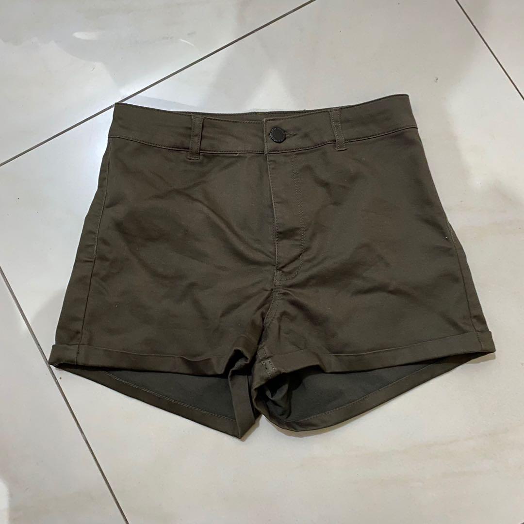H\u0026M Divided High Waist Shorts, Fesyen 