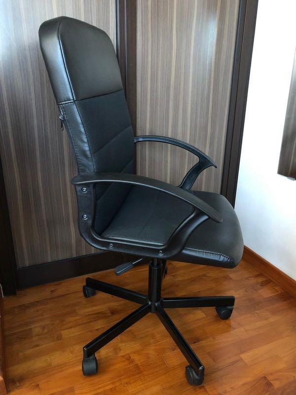 IKEA RENBERGET Black Office Chair with wheels Furniture Home
