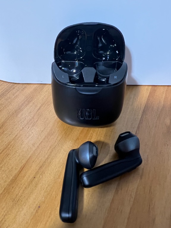 JBL TUNE225TWS, Audio, Earphones on Carousell