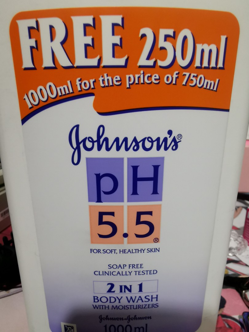 Johnson's body wash, Beauty & Personal Care, Bath & Body, Bath on Carousell