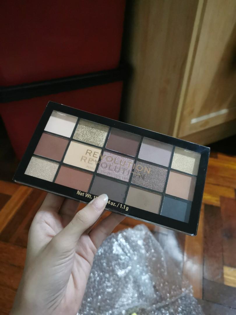 Makeup Revolution Re Loaded Eyeshadow Palette Velvet Rose Beauty Personal Care Face Makeup On Carousell