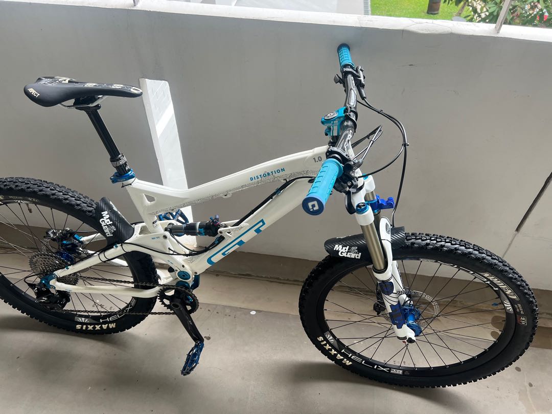 MTB Full suspension GT Distortion 1.0, Sports Equipment, Bicycles