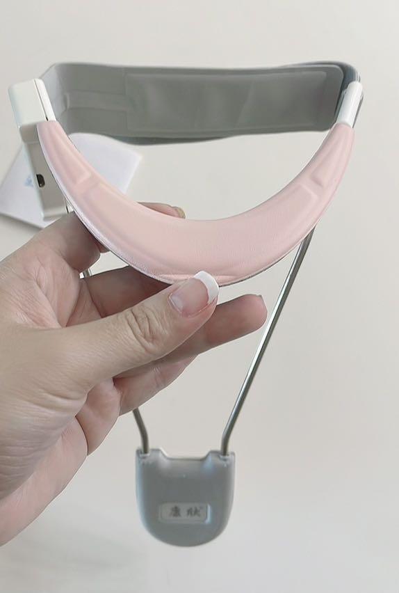 Neck Brace (Category: Medical Supplies & Tools) located in Laoag. Submitted by senicecollection (Listing ID 1147121138, Image 3). Description: Brandnew Retails : 799 Delivered late and i already purchased New one.