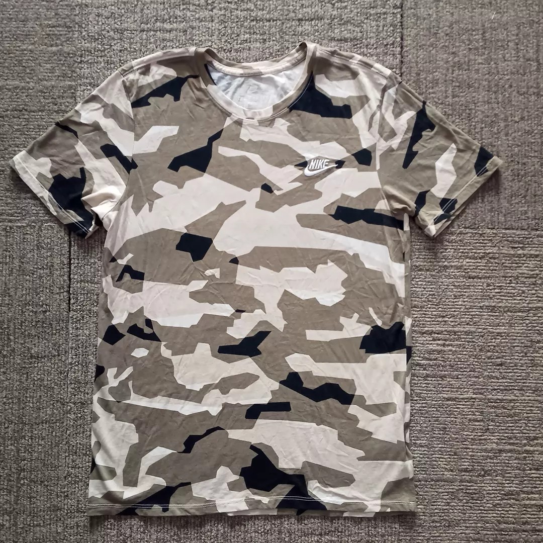 Nike Camo tshirt, Fesyen Pria, Pakaian 