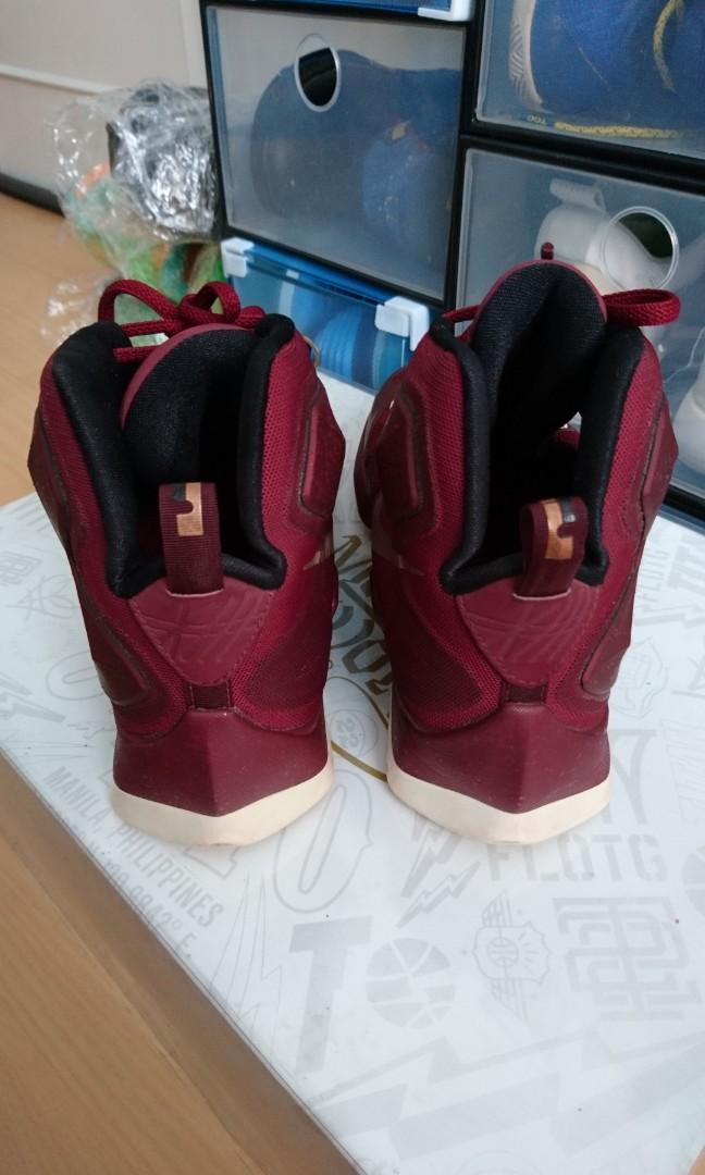 Lebron discount 11 maroon