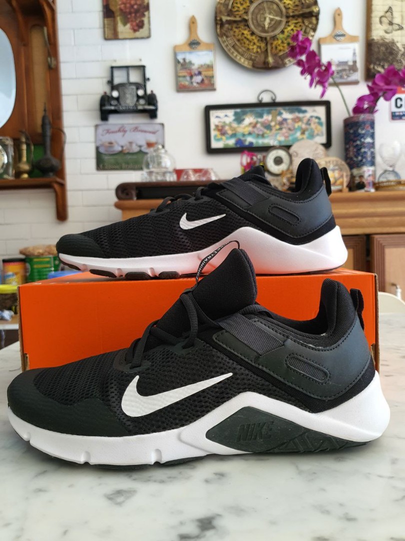 proporcionar Hermana Plausible Nike Legend Essential US10 Training Shoe, Men's Fashion, Footwear, Sneakers  on Carousell