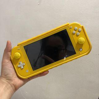 Nintendo Switch Lite in Yellow
