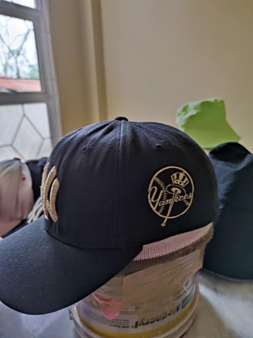 NY Yankees (Category: Caps & Hats) located in Carmen. Submitted by bkr97 (Listing ID 1147197232, Image 2). Description: Color rate 10/10 Very good condition.