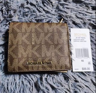 (Category: ) located in . Submitted by fashionmind21 (Listing ID 1147246790, Image 1). Description: .