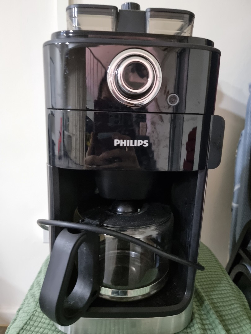 Philips Grind and Brew coffee machine, TV & Home Appliances, Kitchen