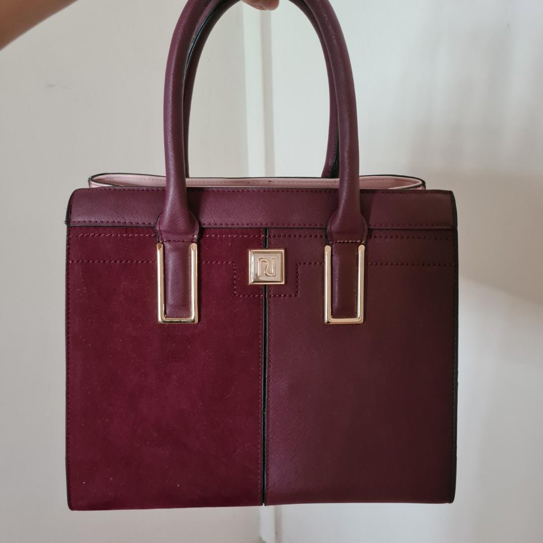 Burgundy river hotsell island bag