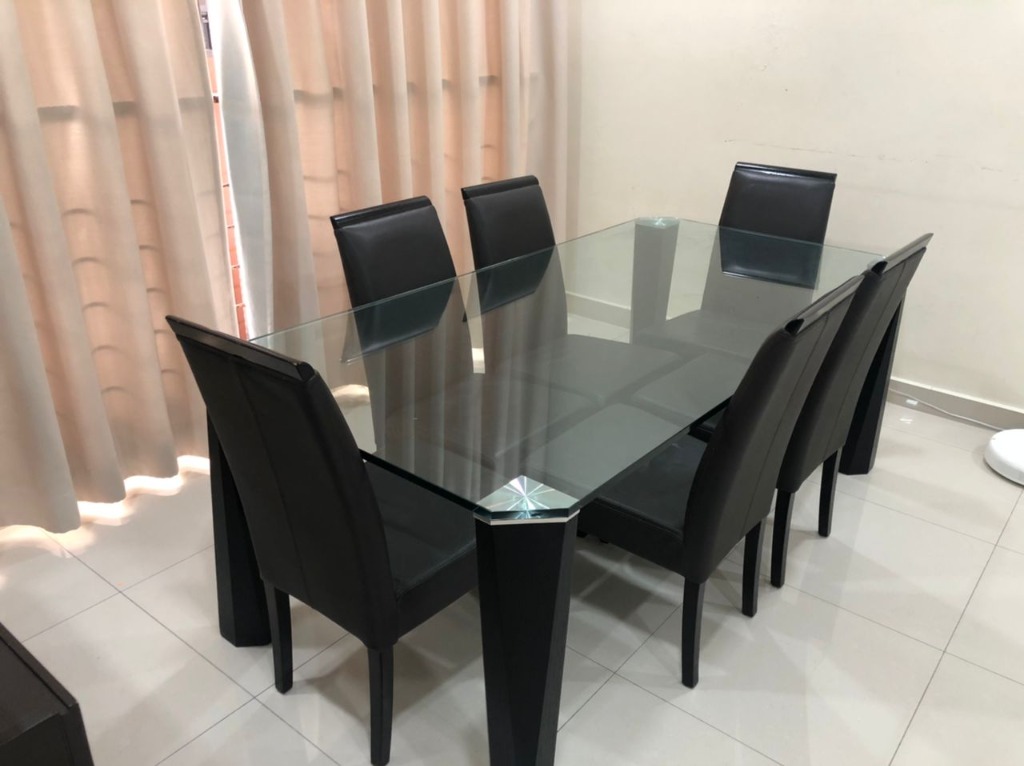 Rozel dining table