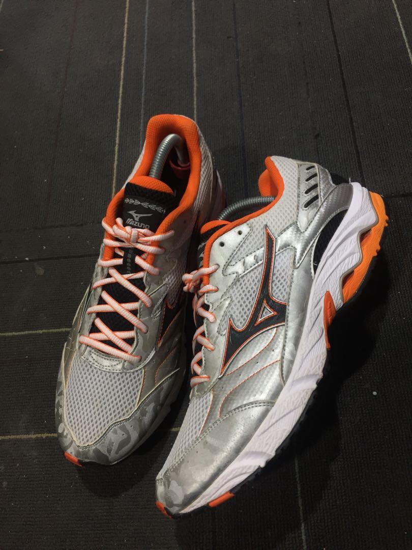 Sepatu mizuno original deals
