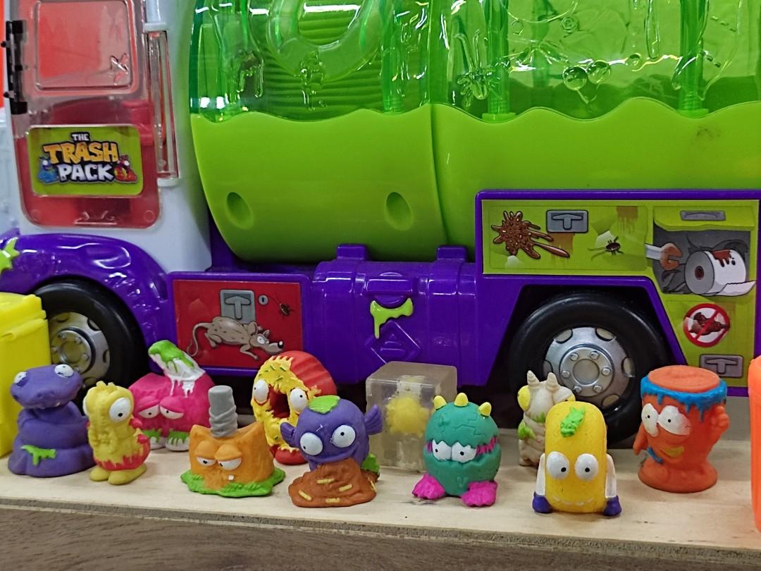 Trash pack shop sewer truck