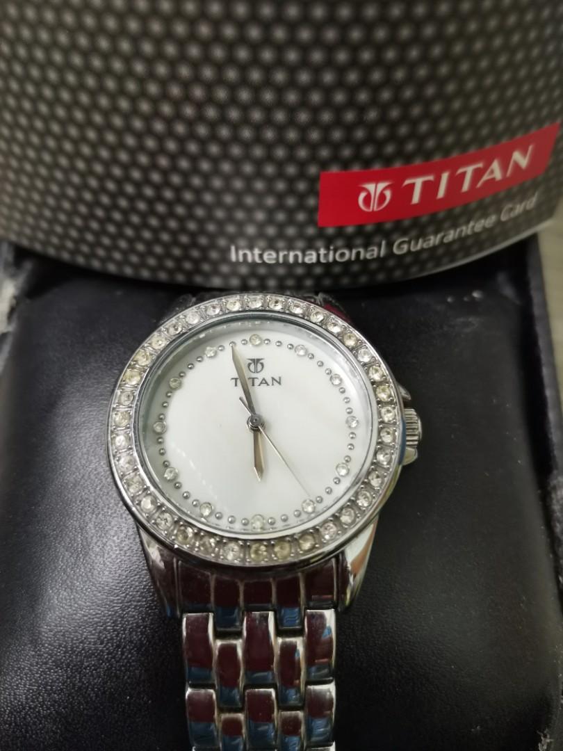 Titan NP2648WL01 Neo Ladies V Analog Watch - For Women - Buy Titan  NP2648WL01 Neo Ladies V Analog Watch - For Women NP2648WL01 Online at Best  Prices in India | Flipkart.com