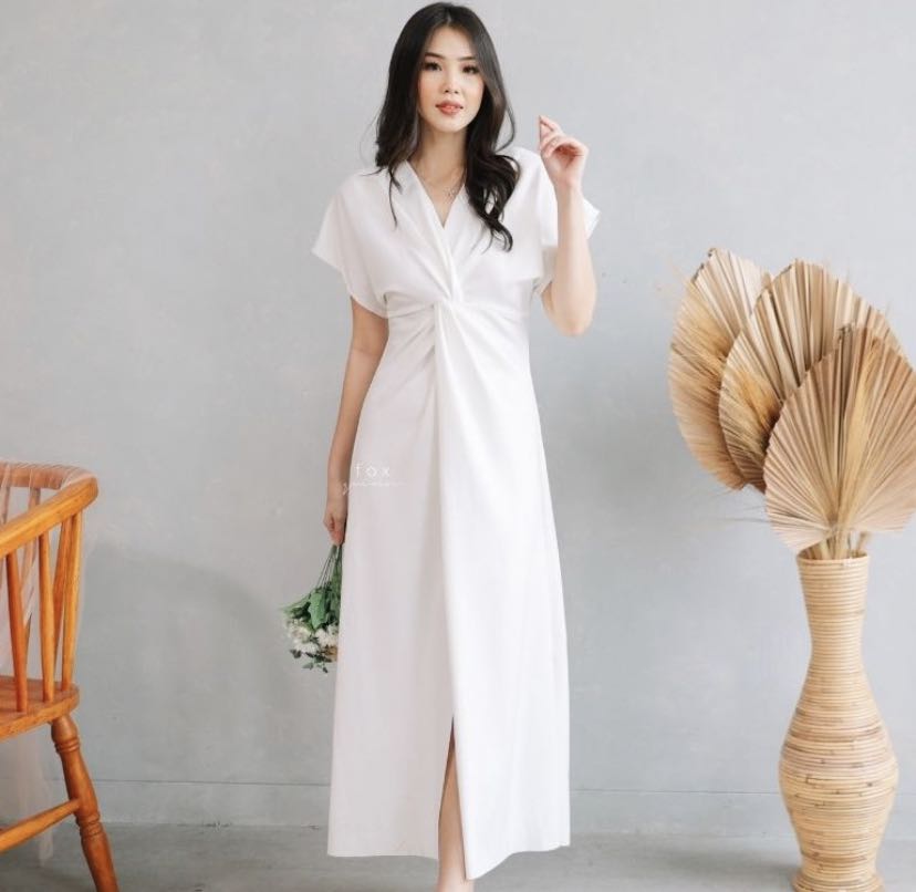 Dress putih clearance casual