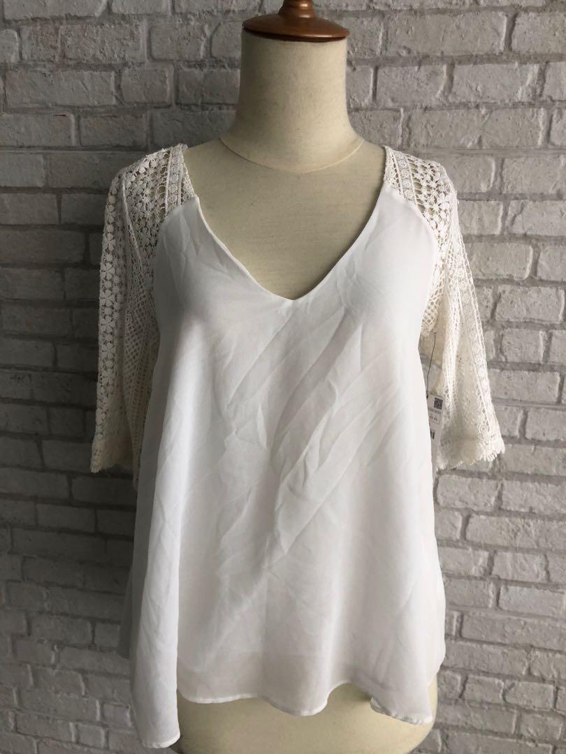 zara white shirt with lace sleeve 