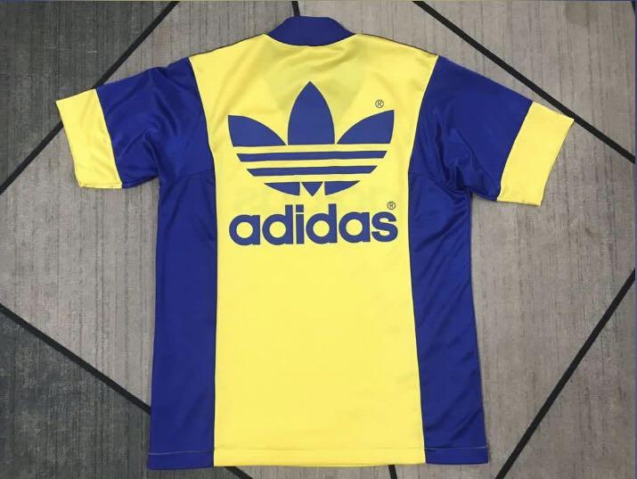 Adidas logo vintage store