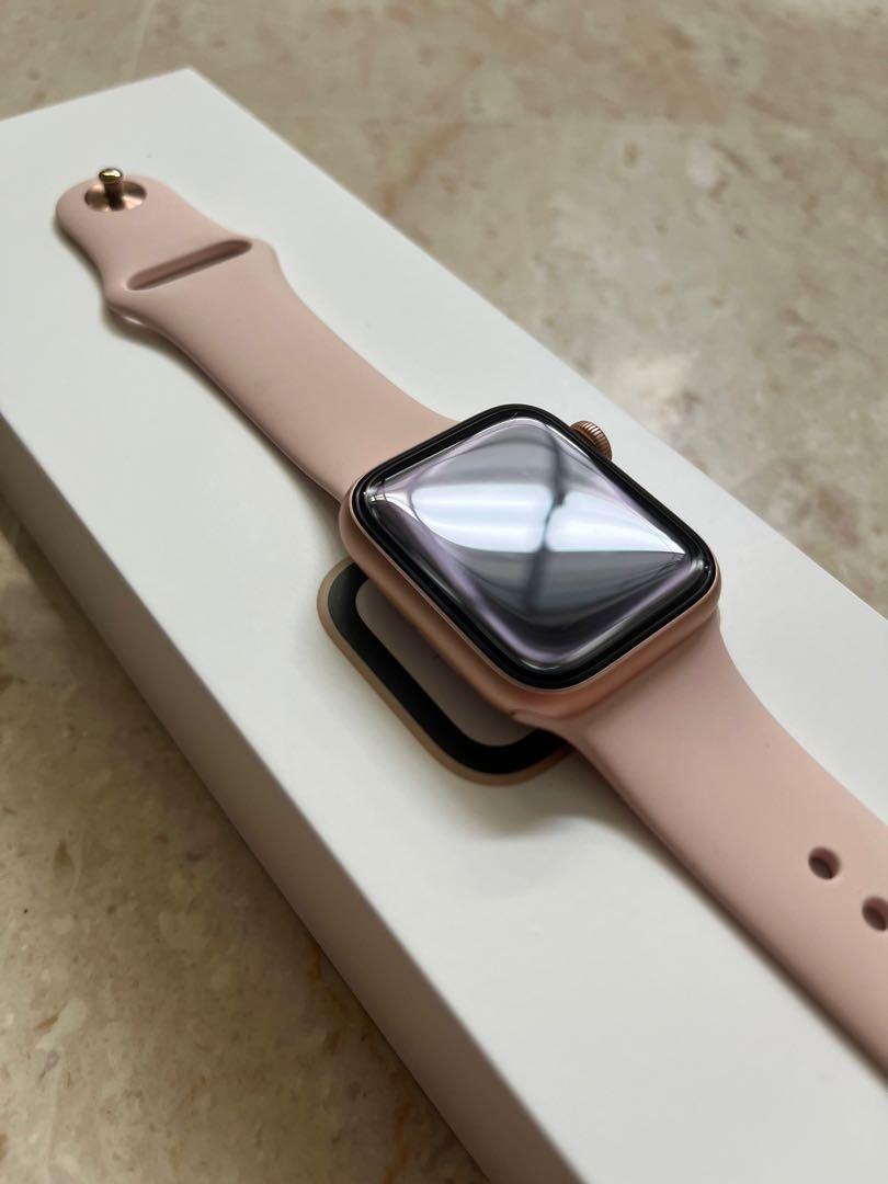 Apple watch series 4 gps with 40mm gold aluminium case & pink sand sport band on sale