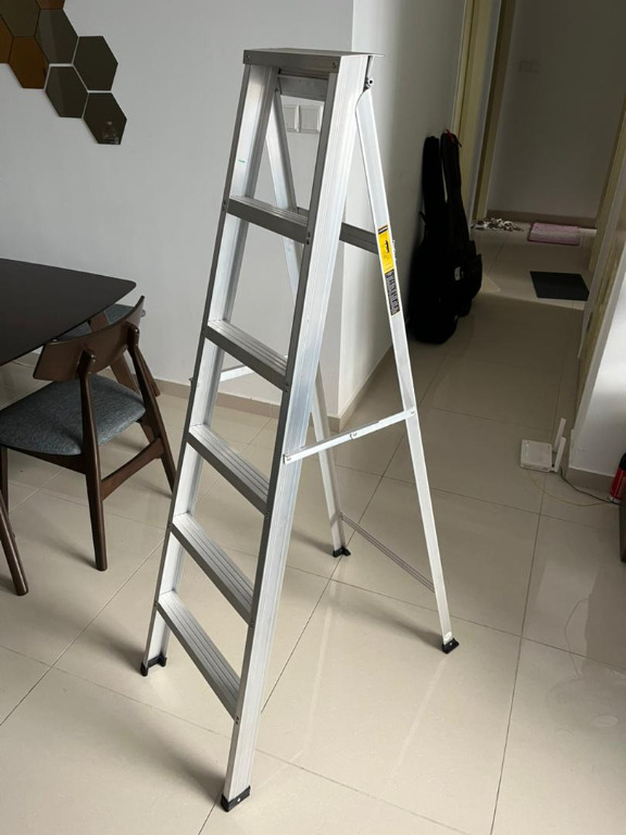 [Brand NEW] Mr DIY ladder, Furniture & Home Living, Furniture, Shelves