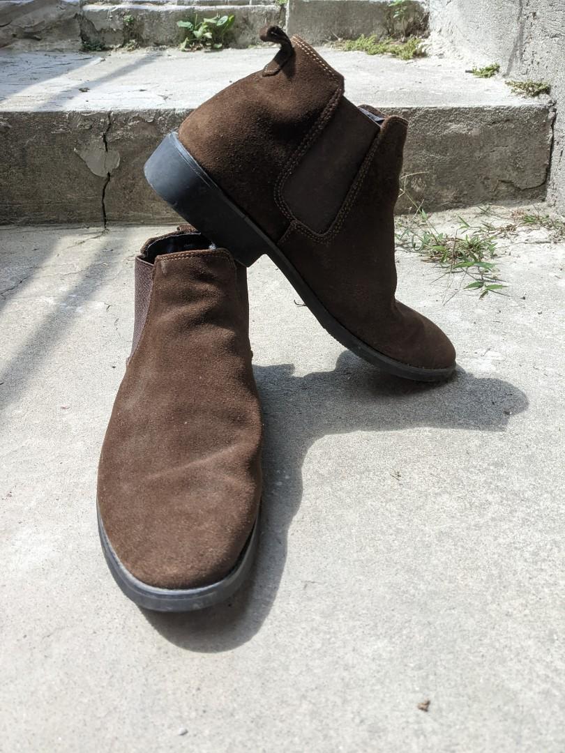 Gods ulovlig badminton Chelsea boots - suade brown, Men's Fashion, Footwear, Boots on Carousell