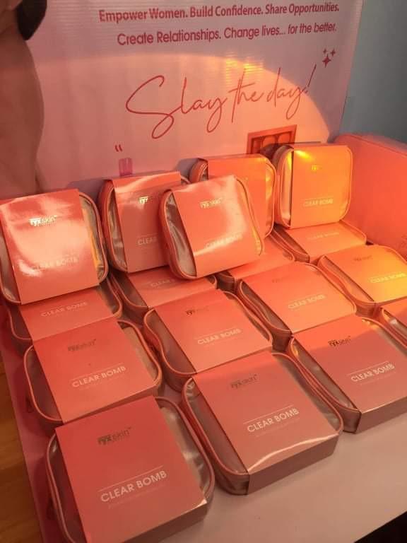 Clear Bomb Advanced Exfoliating Kit (Category: Face Care) located in Mandaluyong City. Submitted by pattotie_bookshop (Listing ID 1147410181, Image 1). Description: 💗CLEAR BOMB Advanced Exfoliating Kit💗 ✅ Advanced Exfoliating Toner ✅ Advanced Exfoliating Cream 🌙 ✅ Advanced Moisturizing Cream 🌤 ✅ FDA Notified.