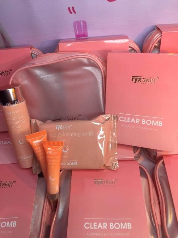 Clear Bomb Advanced Exfoliating Kit (Category: Face Care) located in Mandaluyong City. Submitted by pattotie_bookshop (Listing ID 1147410181, Image 3). Description: 💗CLEAR BOMB Advanced Exfoliating Kit💗 ✅ Advanced Exfoliating Toner ✅ Advanced Exfoliating Cream 🌙 ✅ Advanced Moisturizing Cream 🌤 ✅ FDA Notified.