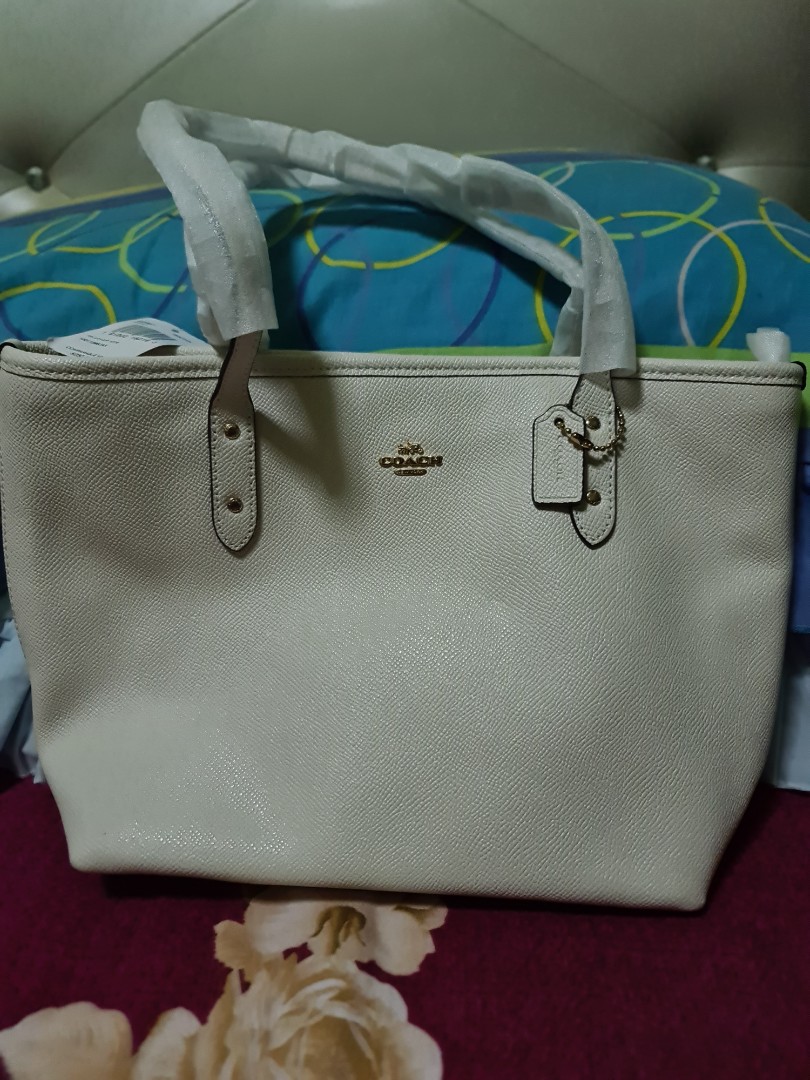 White hot sale coach clutch