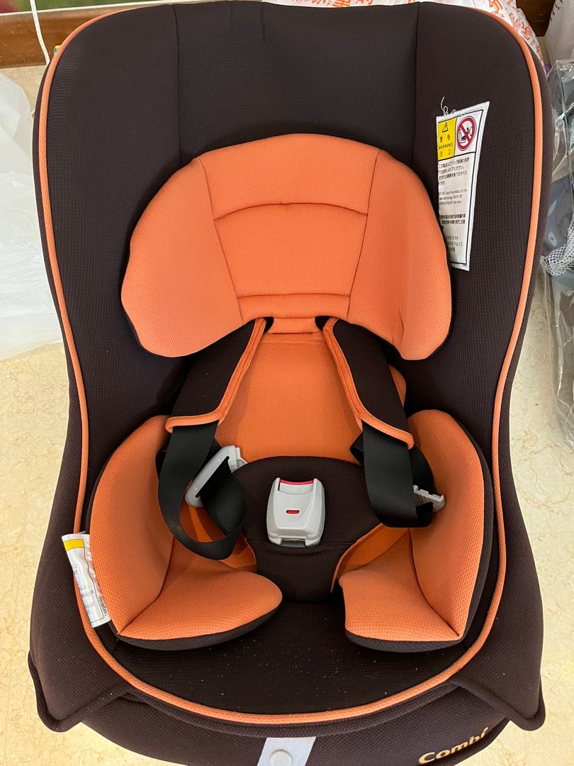 Combi Coccoro convertible car seat, Babies & Kids, Going Out, Car Seats