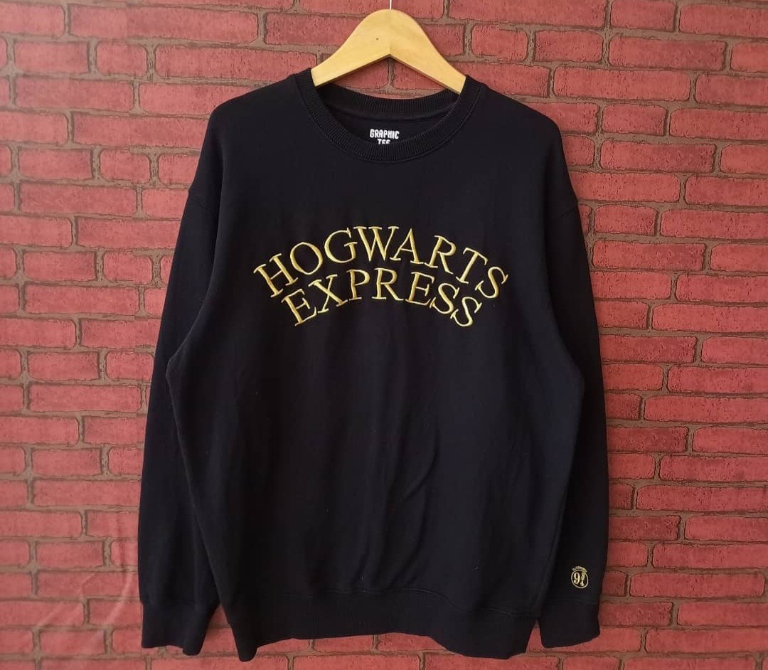 Hogwarts crewneck top