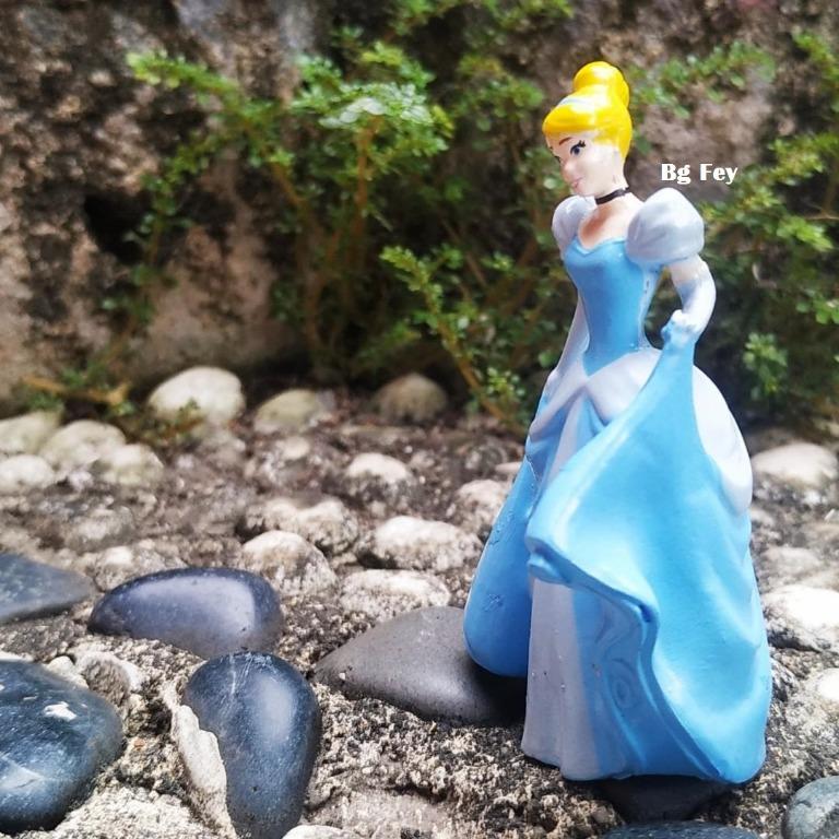 Disney Original Cinderella PVC Figure, Toys & Collectibles, Mainan di ...