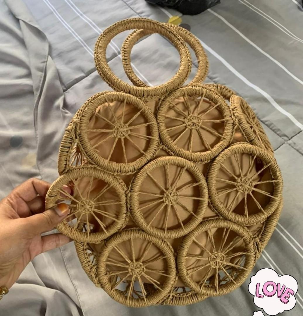 Day straw round bag top