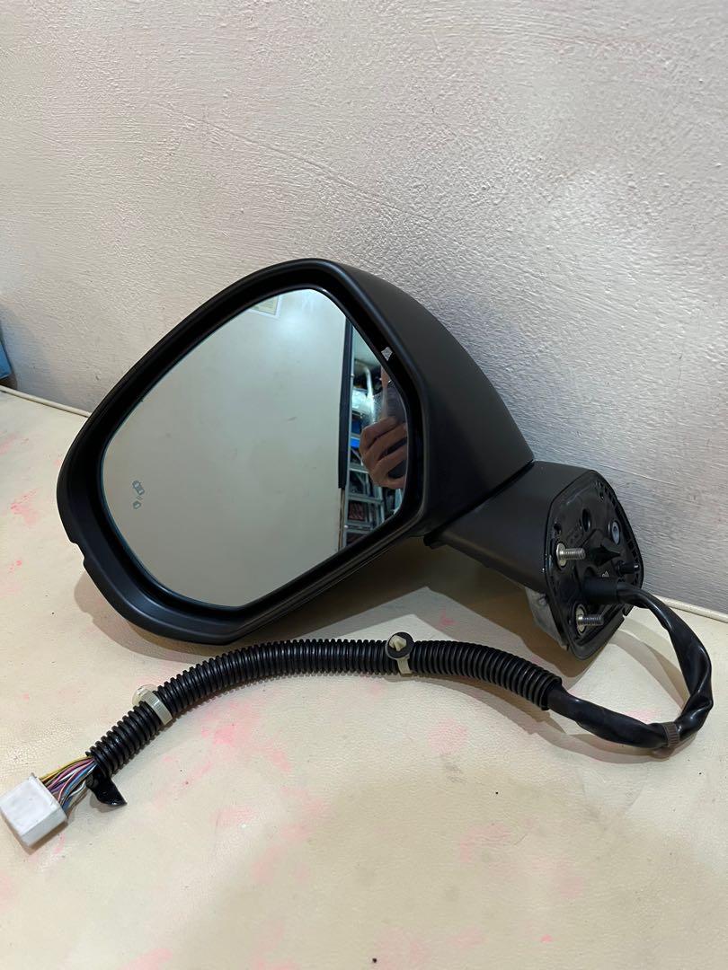 2017 Honda Odyssey Side Mirror , Car Accessories, Accessories on Carousell