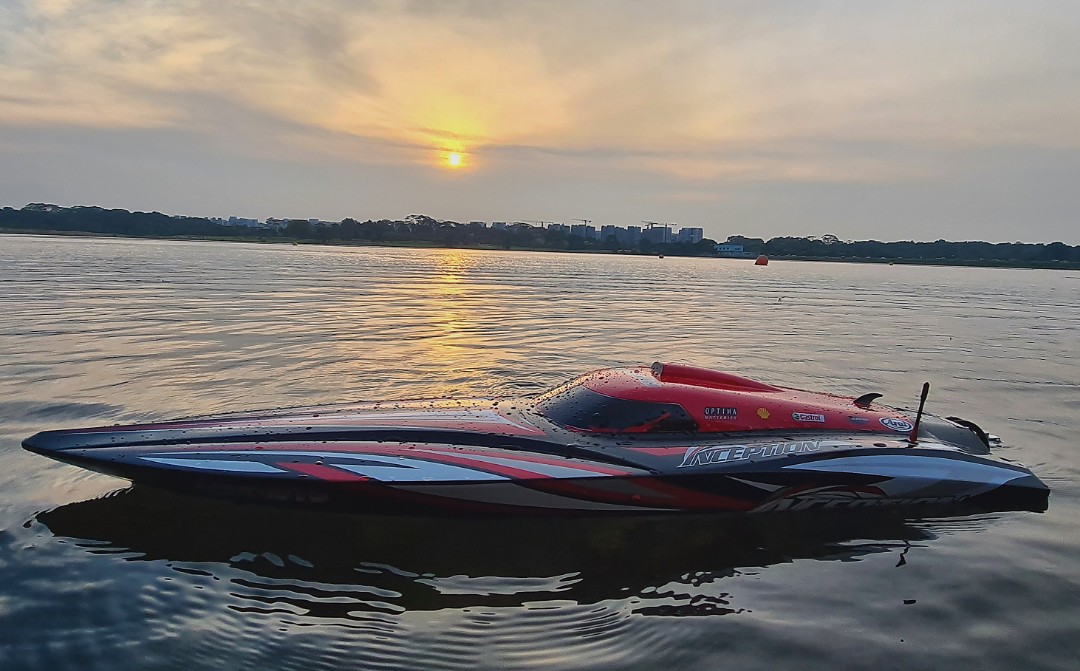 Inception rc boat outlet