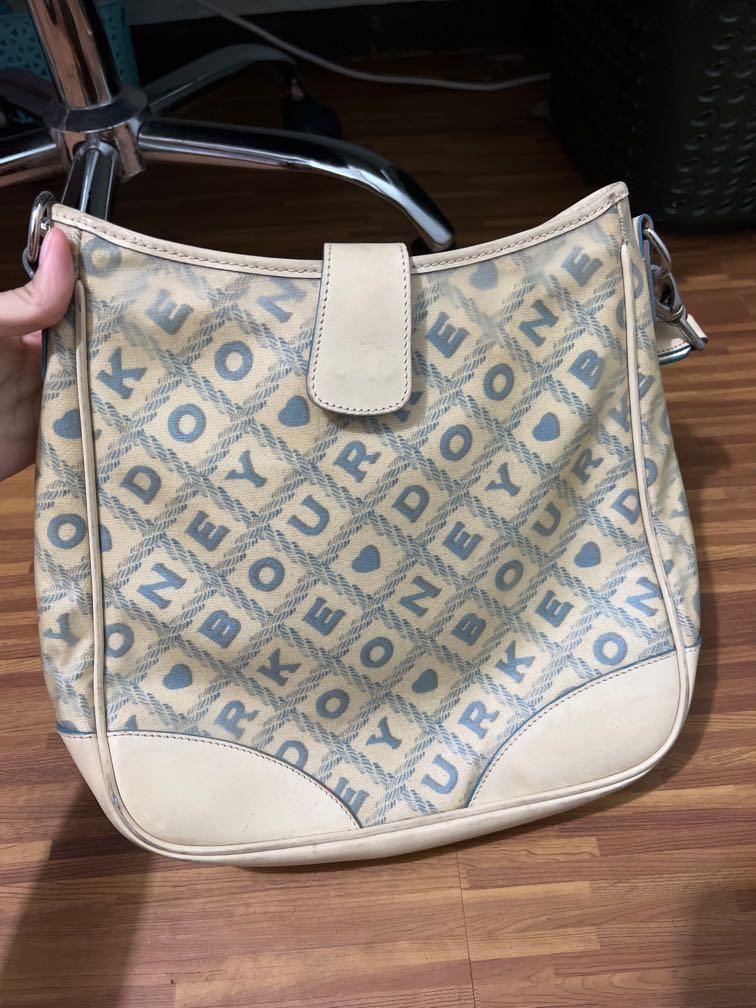 INTEREST CHECK: Vintage Doony and Bourke (Category: Luxury Bags & Wallets) located in Muntinlupa City. Submitted by _ccallan2 (Listing ID 1147450851, Image 3). Description: A little old but can definitely still be used. Perhaps a bit of repair would make it pretty again. Originally bought for $225, selling for only 4k. .