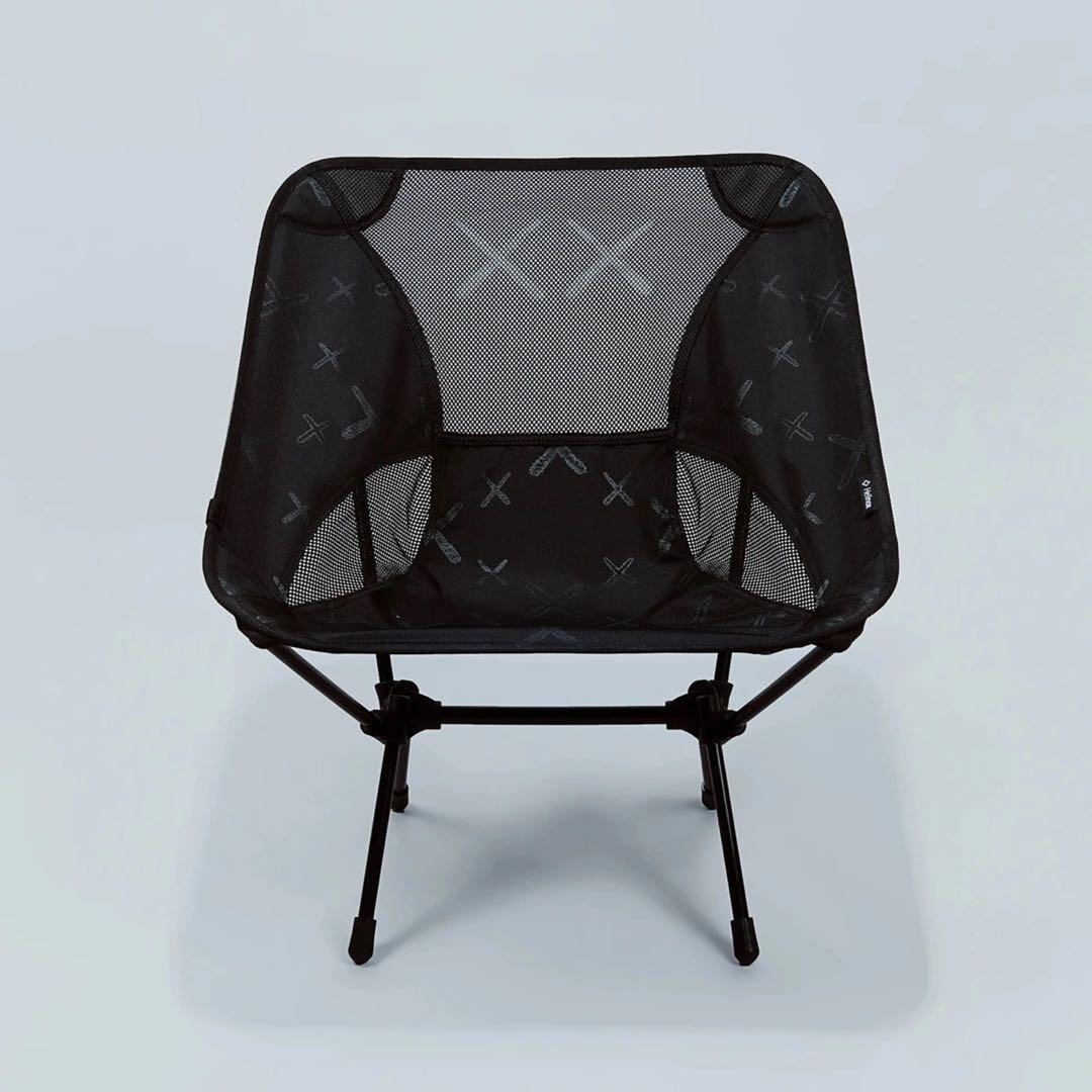 KAWSHOLIDAY Singapore Camping Set (Helinox Chair and Table One