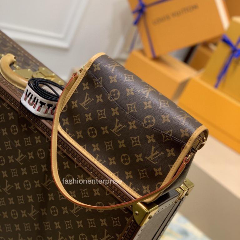 Louis Vuitton Diane, Women's Fashion, Bags & Wallets, Purses & Pouches on  Carousell