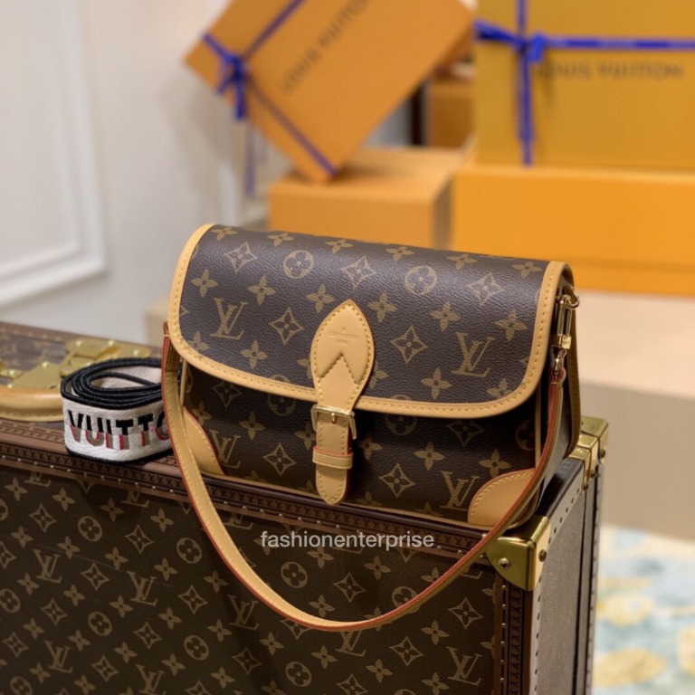 Louis Vuitton Diane, Women's Fashion, Bags & Wallets, Purses & Pouches on  Carousell