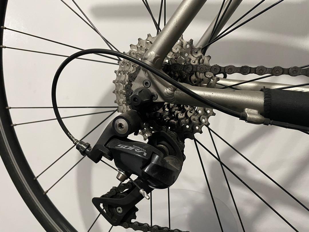 Merida Scultura - Small (Category: Bicycles) located in Mandaluyong City. Submitted by habieeeru (Listing ID 1147410952, Image 3). Description: Merida Scultura 200 Rim brakes Size: Small (50cm) Color: Titanium Gray Frame: Scultura Lite - BSA Fork: Scultura CF (Carbon) Shifter Front: Shimano Sora Shifter Rear: Shimano Sora RD: Shimano Sora FD: Shimano Sora Brake Front: Road Dual Pivot Brake Rear: Road Dual Pivot Brake Lever: Shimano Sora Crankset: